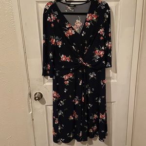 Chap’s XL  dress.  3/4 sleeve. Floral dress with gathering at front.  FLATTERING